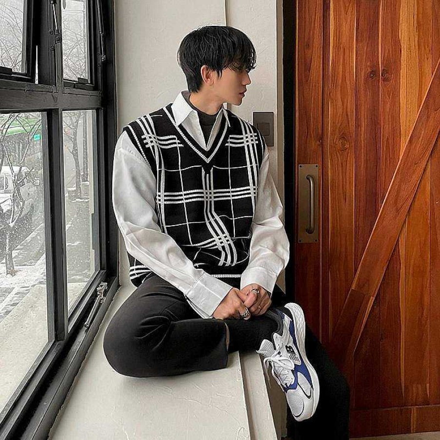 Clothing The Korean Fashion | V-Neck Plaid Sweater