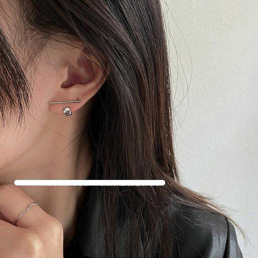 Women The Korean Fashion Earrings | U-Shaped Earrings Picture