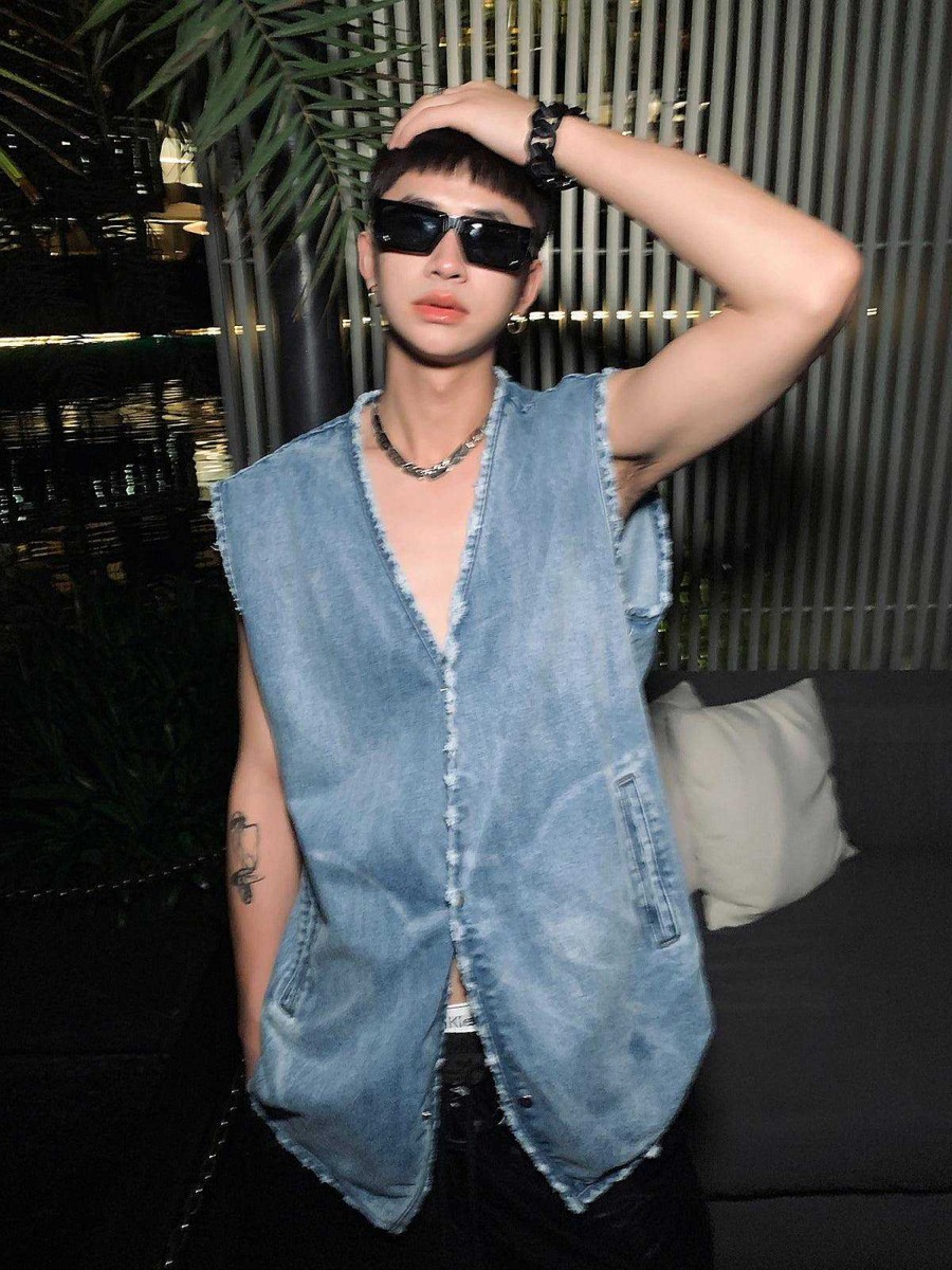 Clothing The Korean Fashion | V-Neck Sleeveless Denim Jacket Blue