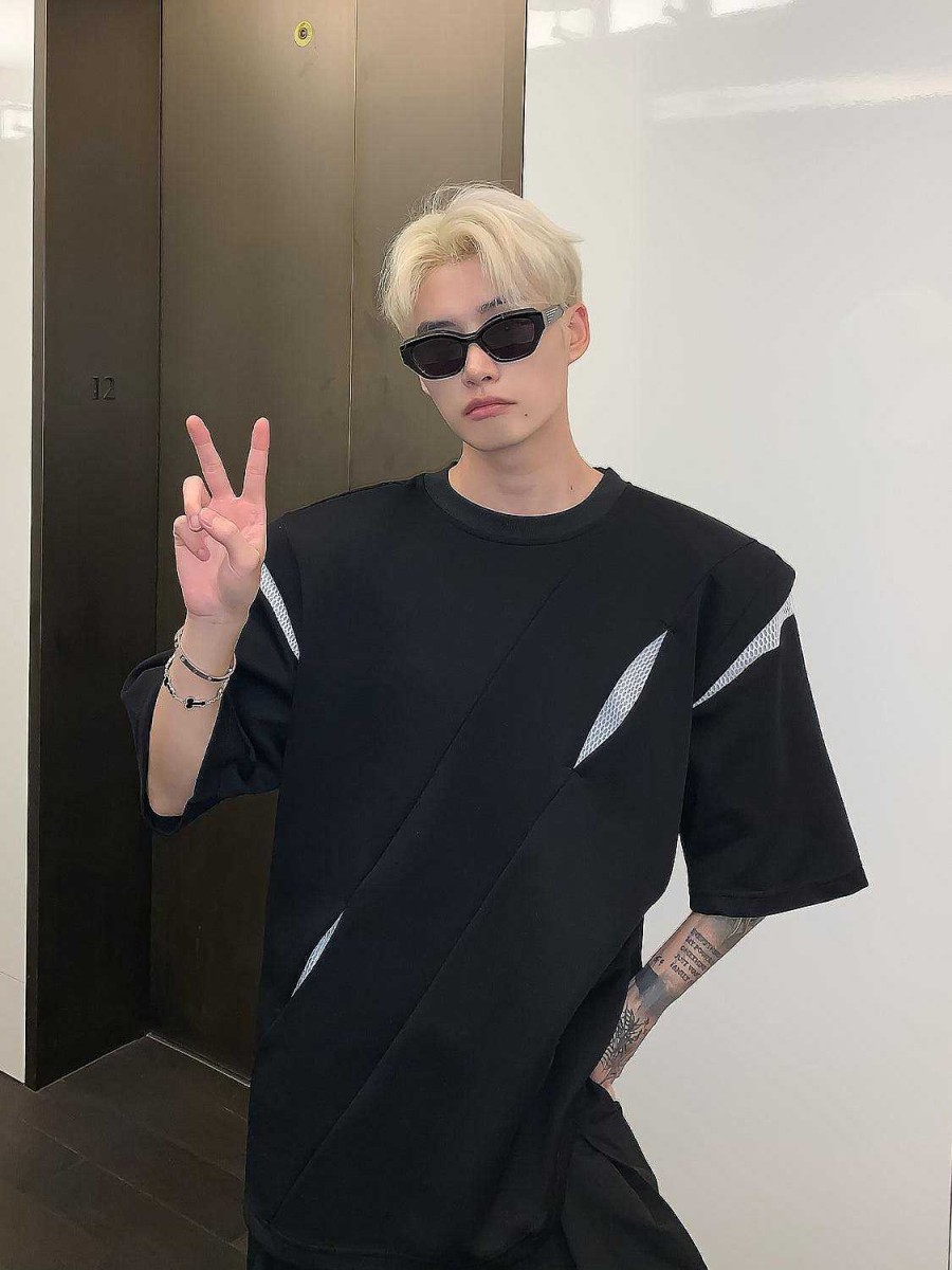 Clothing The Korean Fashion | Cut Oval Graphic T-Shirt