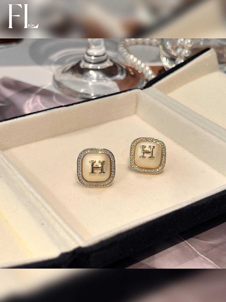 Women The Korean Fashion Earrings | H Letter Square Pearl Earrings